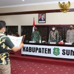 Foto: Perwakilan calon kepala desa, saat membacakan naskah deklarasi pilkades damai.