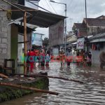Foto: Lokasi banjir di sekitaran Kampus UIN KHAS Jember, Rabu (1/12/2021) sore.