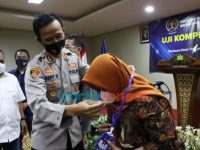 Foto: Wakapolresta Malang AKBP Deny Heryanto, saat membuka pelaksanaan Uji Kompetensi Wartawan, di Hotel Savana Kota Malang.