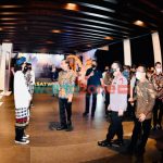 Foto: Presiden Indonesia Joko Widodo, saat menghadiri festival atau lomba seni mural Piala Kapolri 2021 telah menciptakan iklim yang positif dalam proses demokrasi di Indonesia.
