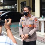 Foto: Kapolres Mojokerto, AKBP Apip Ginanjar, berkoordinasi dengan Polda jatim dan Polres Pasuruan, terkait kasus bunuh diri seorang mahasiswi.