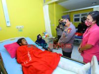 Foto: Kapolri Jenderal Listyo Sigit Prabowo, saat mengunjungi langsung penanganan bencana erupsi Gunung Semeru di Lumajang, Jawa Timur.