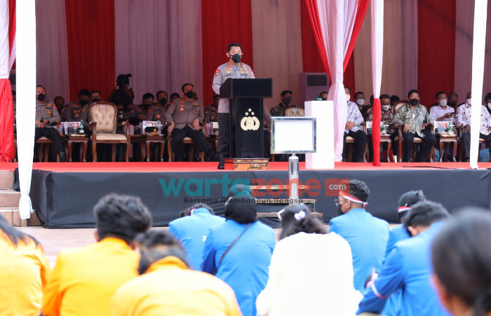 Foto: Kapolri, Jendral Listyo Sigit Prabowo saat membuka lomba orasi.