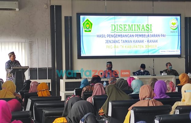 Foto: Kegiatan persiapan dalam mengembangkan pola pendidikan digitalisasi tingkat PAUD dan TK di Kabupaten Jember, di Aula Man 1 Jember, Sabtu (11/12/2021).