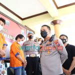 Foto: Satreskrim Polresta Banyuwangi, mengamankan sindikat pelaku pencurian dengan modus ganjal mesin gerai ATM.