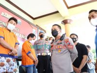 Foto: Satreskrim Polresta Banyuwangi, mengamankan sindikat pelaku pencurian dengan modus ganjal mesin gerai ATM.