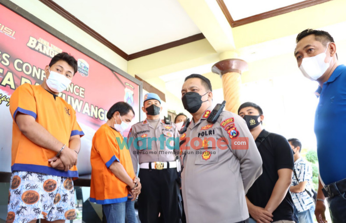 Foto: Satreskrim Polresta Banyuwangi, mengamankan sindikat pelaku pencurian dengan modus ganjal mesin gerai ATM.
