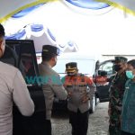 Foto: Wakapolda Jatim Brigjen Pol. Slamet Hadi Supraptoyo, mengapresiasi pelaksanaan vaksinasi yang dilakukan Polres Sampang.