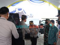Foto: Wakapolda Jatim Brigjen Pol. Slamet Hadi Supraptoyo, mengapresiasi pelaksanaan vaksinasi yang dilakukan Polres Sampang.