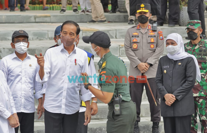 Foto: Presiden RI Joko Widodo, saat meresmikan Pasar Besar Ngawi, Jumat (17/12/2021).