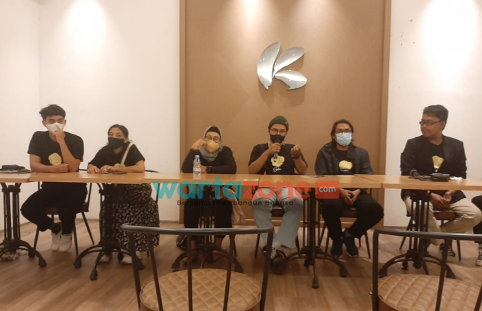 Foto: Sesi apresiasi terkait film Sekar, para pemain dan penulis kepada penonton di Kota Cinema Mall Jember, Jumat (17/12/2021) malam.