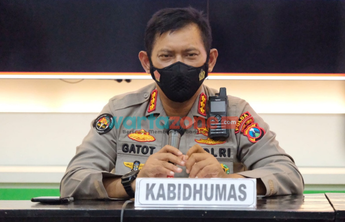 Foto: Kabid Humas Polda Jatim, Kombes Pol Gatot Repli Handoko saat merilis hasil identifikasi Jenazah korban bencana Awan Panas Guguran (APG) Gunung Semeru, di RSUD dr. Haryoto Lumajang.