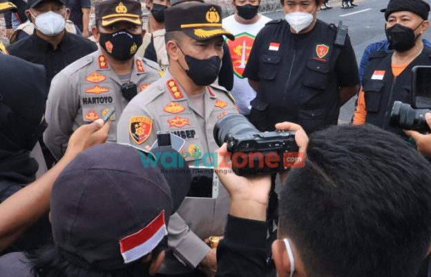 Foto: Kapolrestabes Surabaya, Kombes Pol Akhmad Yusep Gunawan berjanji akan memroses laporan pertikaian dua kelompok perguruan silat di Surabaya.