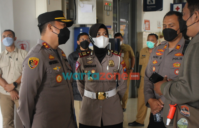 Foto: Forkopimda Kabupaten Jember melakukan pengecekan tempat ibadah dan beberapa fasilitas umum menjelang Perayaan Hari Natal dan Tahun Baru.