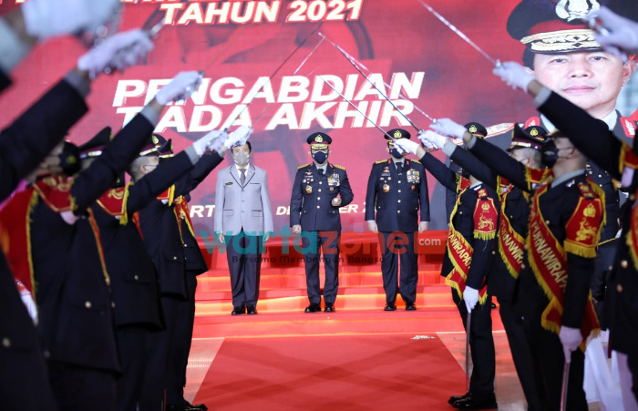 Foto: Kapolri Jenderal Listyo Sigit Prabowo menghadiri acara pembinaan tradisi pra-pengakhiran dinas Perwira Tinggi (Pati) Polri tahun 2021 di Auditorium PTIK, Jakarta Selatan.