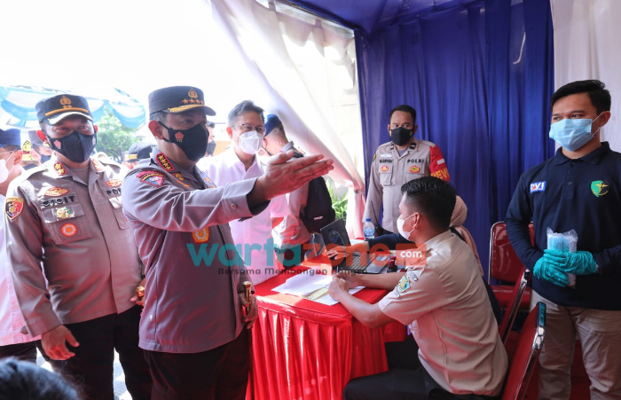 Foto: Kapolri Jenderal Sigit mengecek kesiapan Operasi Lilin jelang masa libur Natal dan Tahun Baru (Nataru).