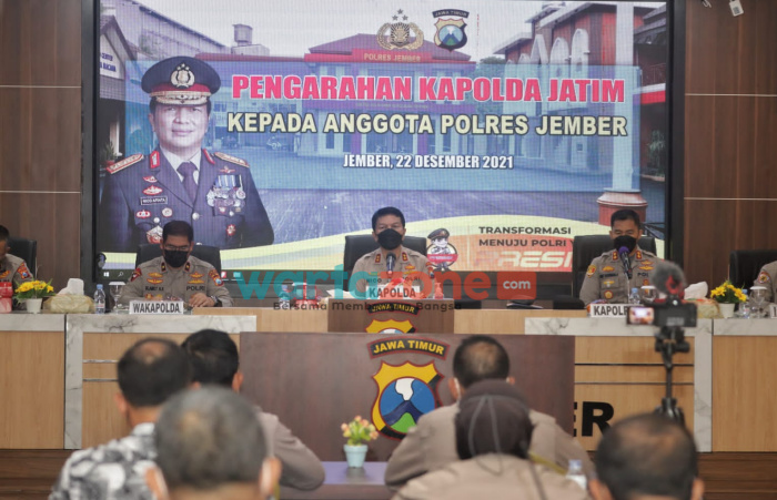 Foto: Kapolda Jatim saat peresmian Gedung Command Center dan Sentra Pelayanan Kepolisian Terpadu (SPKT) Polres Jember.