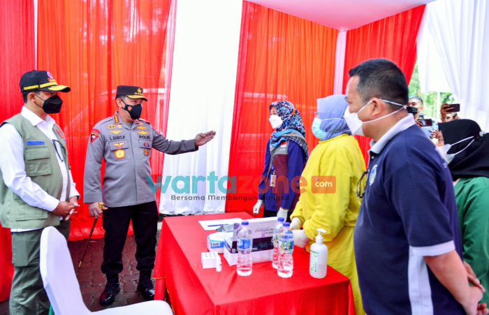 Foto: Kapolri Jenderal Listyo Sigit Prabowo memantau kegiatan akselerasi percepatan vaksinasi yang diadakan di seluruh Provinsi di Indonesia.