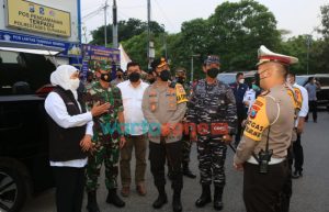 Forkopimda Jatim Cek Prokes dan Pengaman di Gereja dan Pos Bundaran Waru