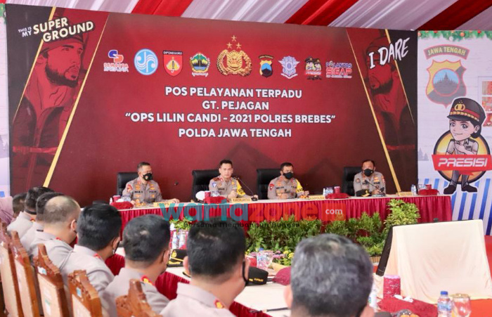 Foto: Kapolda Jateng, Irjen Pol Ahmad Luthfi dan para pejabat utama, Asops dan Kakorlantas memberikan arahan terkait pengamanan Nataru.