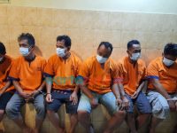 Foto: Polresta Banyuwangi mengamankan enam pelaku yang mengaku sebagai anggota Resmob Satnarkoba Polda Jatim.