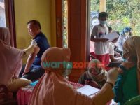 Foto: DPD PAN Jember menggelar vaksinasi massal untuk masyarakat pedesaan di Dusun Mojan, Desa Klungkung, Kecamatan Sukorambi.