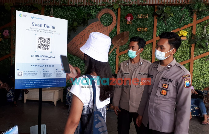 Foto: Polres Batu melakukan Swab Antigen Random Sampling kepada wisatawan yang berkunjung ke Kota Wisata Batu.