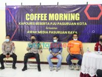 Foto: Kapolres Pasuruan Kota AKBP Raden Muhammad Jauhari saat ngopi bareng awak media di Gedung Wicaksana Laghawa Polres Pasuruan Kota.