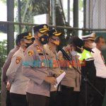 Foto: Kapolres Sumenep memimpin apel kesiapan pengamanan malam tahun baru 2022 di lapangan tenis Sanika Satyawada.