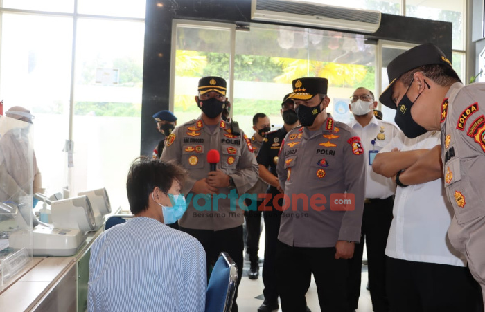 Kapolri, Polri, Kapolri Jenderal Listyo Sigit Prabowo, Pelaksanaan karantina, Pelaku Perjalanan Luar Negeri, Pos Lintas Batas Negara PLBN Entikong, Berita Kalimantan Barat,