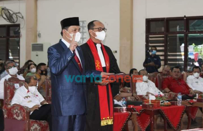 Rektor Universitas Nias