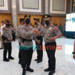 Foto: Kapolda Jawa Timur Irjen Pol Nico Afinta memimpin langsung upacara kenaikan pangkat anggota Polda Jatim di gedung Mahameru Mapolda Jatim.