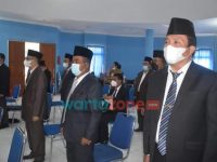 Foto: Bupati Nias, Ya'atulo Gulo melantik sejumlah pejabat pimpinan tinggi pratama, jabatan Administrator, bertempat di ruang Oval lantai III Kantor Bupati Nias.