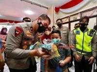 Foto: Polda Jatim menggelar vaksinasi anak usia 6 sampai 11 tahun secara serentak di 34 Sekolah di Seluruh Jawa Timur.