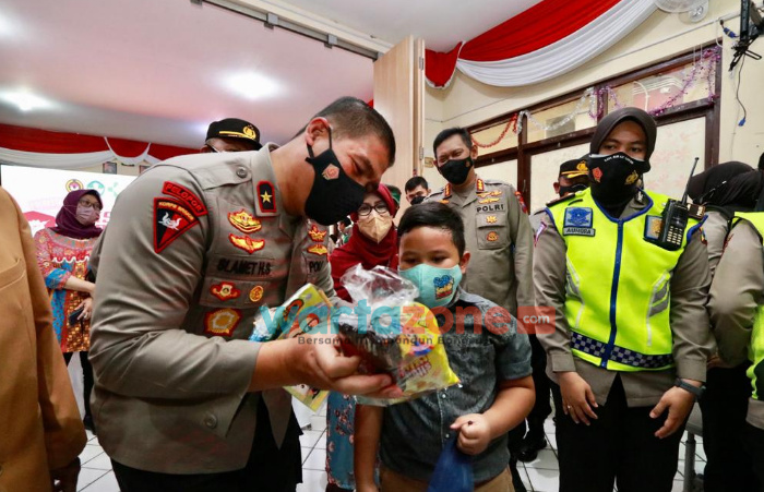 Foto: Polda Jatim menggelar vaksinasi anak usia 6 sampai 11 tahun secara serentak di 34 Sekolah di Seluruh Jawa Timur.