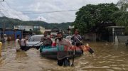 Foto: Personel TNI-Polri, Basarnas serta Instansi terkait dikerahkan ke wilayah terdampak banjir serta tanah longsor untuk membantu mengevakuasi masyarakat.