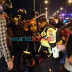 Foto: Aksi heroik anggota Polres Kediri Kota, saat menyelamatkan mahasiswi dari percobaan bunuh diri.
