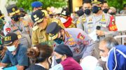 Foto: Kapolri Jenderal Listyo Sigit Prabowo meninjau kegiatan percepatan akselerasi vaksinasi serentak di Gedung Graha Wangsa, Lampung.