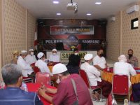 Foto: Perwakilan Forum Ummat Islam Kabupaten Sampang bertemu dengan Kapolres Sampang AKBP Arman.