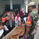 Foto: Jasad korban saat tiba di rumah duka.