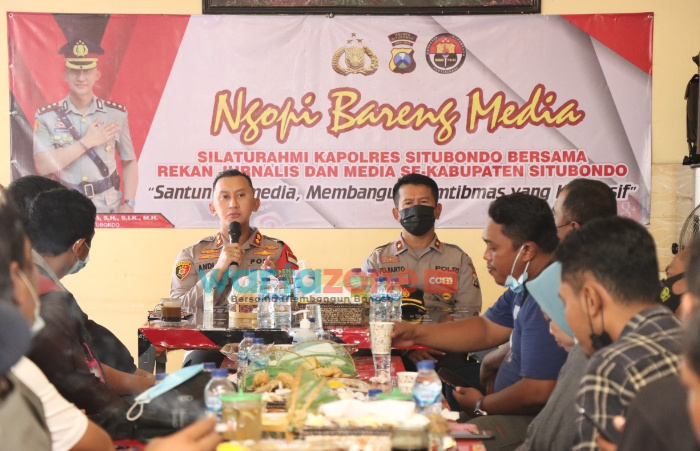 Foto: Kapolres Situbondo mengadakan acara Ngopi Bareng Bersama Media (Piramida), di Kantin Polres Situbondo, Jum’at (14/1/2022).
