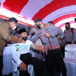 Foto: Kapolri Jenderal Listyo Sigit Prabowo menyaksikan Gubernur Maluku Utara Divaksin.