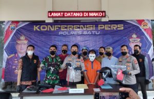Pengendara Motor yang Acungkan Senjata Api di Kota Batu, Ditangkap Polisi saat Bersama Pacarnya