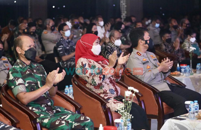 Foto: Forkopimda Jatim menggelar Perayaan Natal Tahun 2021 bersama TNI, Polri, ASN, dan masyarakat di Gedung Mahameru Mapolda Jatim, Jumat (14/1/2022).