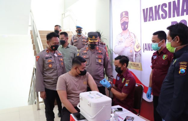 Polres Gresik, Polda Jatim, Vaksinasi Covid-19, Vaksin Booster