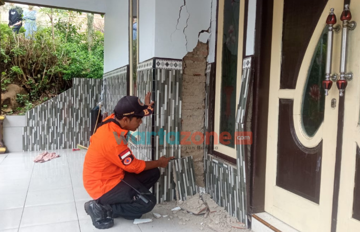 Rumah Rawan Tertimbun Longsor