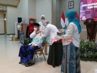 Wakil Bupati Jember, Muhammad Balya Firjaun Barlaman, Wabup Jember Gus Firjaun, Vaksinasi lanjutan booster, Berita Jember, Jember,