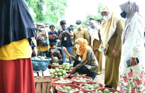 Srikaya Langsar Pikat Gubernur Jawa Timur