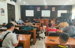 Temui Pendemo, Bupati Sumenep Janji Kawal Aspirasi Penertiban Galian C Ilegal