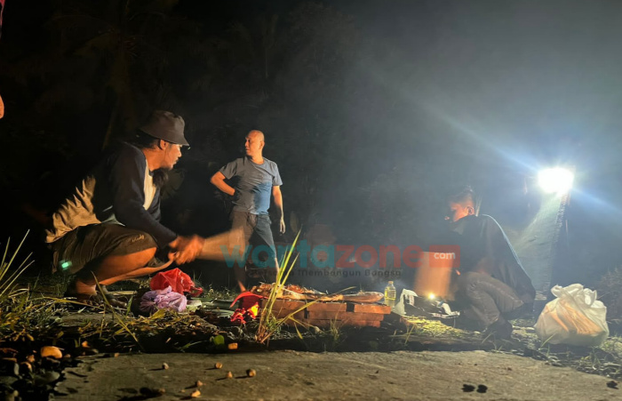 Berbaur Nyambi Bakar Ikan, Bukti Nyata Bupati Jepara Dekat dengan Warga